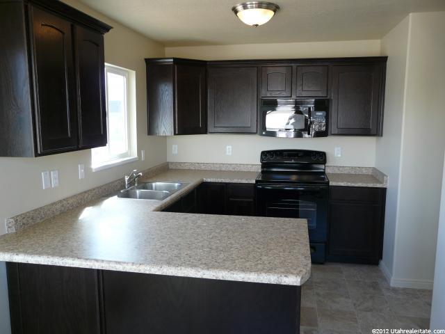 1755 S Demetro Dr E, Clearfield, UT 84015 — photo 6