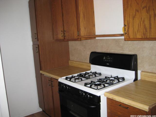 18 S Airlane Dr E, Clearfield, UT 84015 — photo 3
