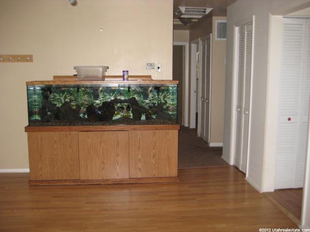 18 S Airlane Dr E, Clearfield, UT 84015 — photo 4