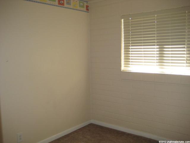 18 S Airlane Dr E, Clearfield, UT 84015 — photo 8