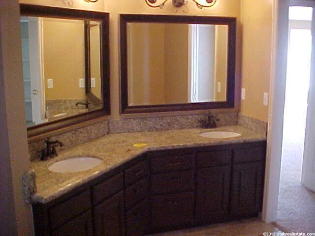 910 E 300 N, Hyde Park, UT 84318 — photo 5