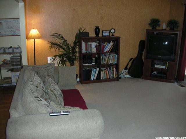 10198 Mount View Dr, Sandy, UT 84070 — photo 2