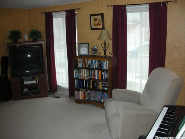10198 Mount View Dr, Sandy, UT 84070 — photo 12