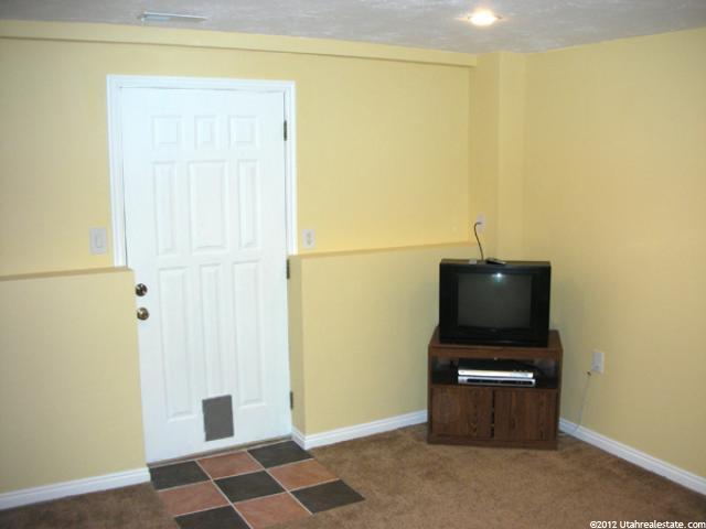 10198 Mount View Dr, Sandy, UT 84070 — photo 9