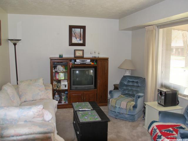 136 E Southwell St N, Ogden, UT 84404 — photo 2