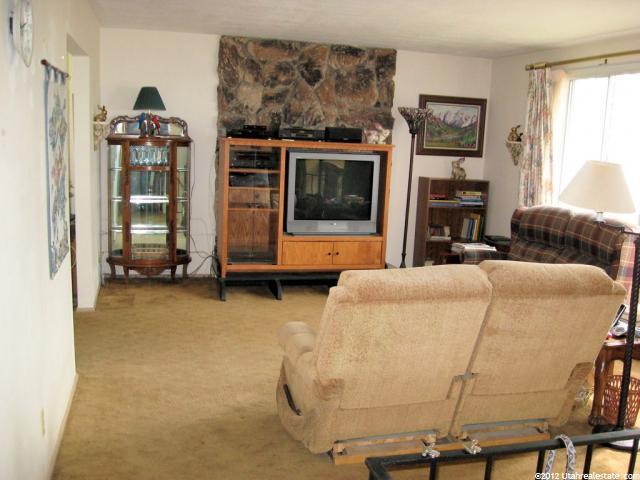 8757 S 1595 E, Sandy, UT 84093 — photo 2