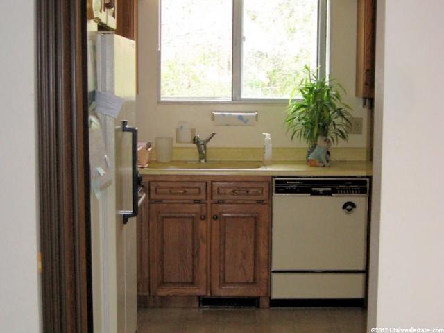 8757 S 1595 E, Sandy, UT 84093 — photo 12