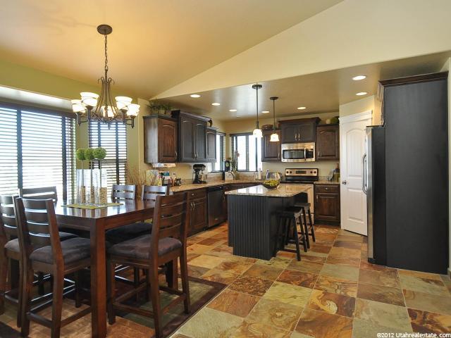 963 N 1385 W, Clinton, UT 84015 — photo 4