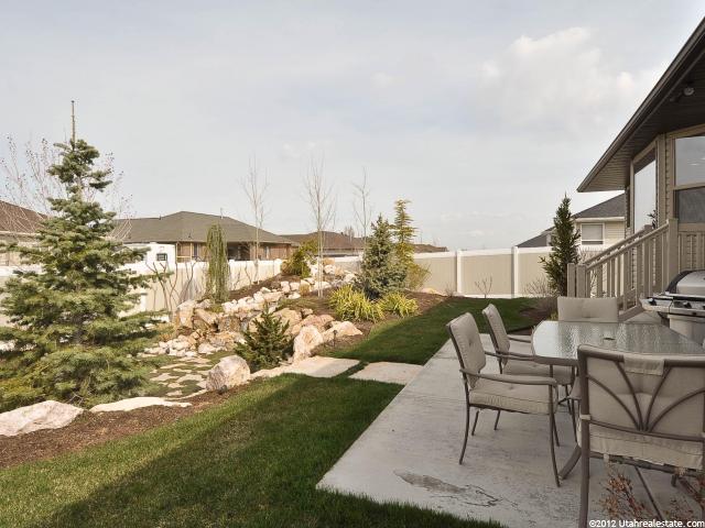 963 N 1385 W, Clinton, UT 84015 — photo 7