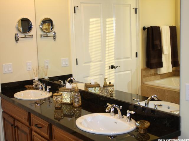 252 E Parrish Ln N #E, Centerville, UT 84014 — photo 11