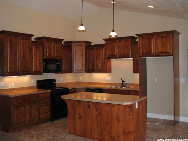 66 S 1050 E, Smithfield, UT 84335 — photo 2