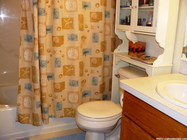 1586 N 725 W, Clinton, UT 84015 — photo 5
