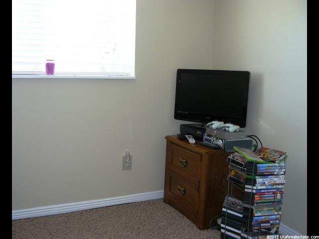 1586 N 725 W, Clinton, UT 84015 — photo 8