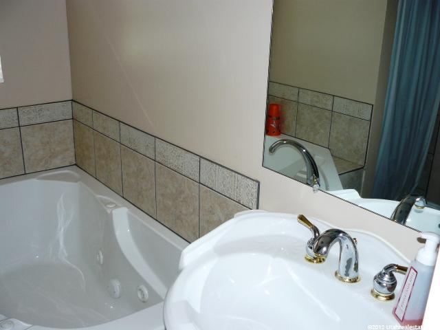 1586 N 725 W, Clinton, UT 84015 — photo 10