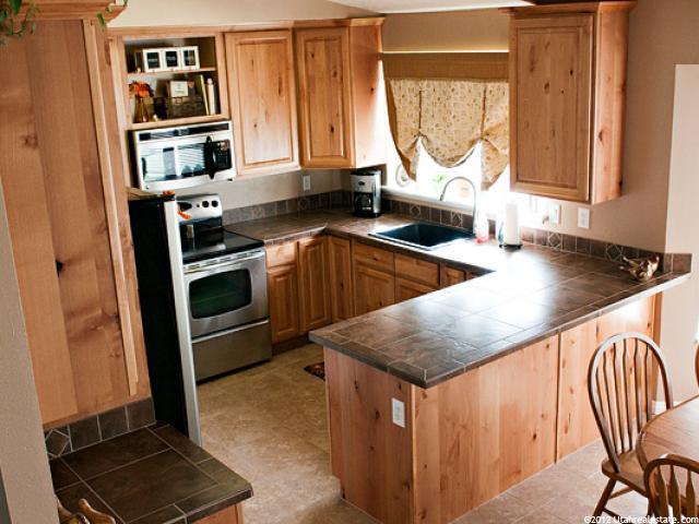 1676 S 925 W, Woods Cross, UT 84087 — photo 7