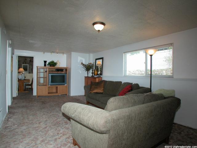 8431 S 1575 E, Sandy, UT 84093 — photo 11