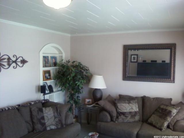 369 E Center St S, Clearfield, UT 84015 — photo 4