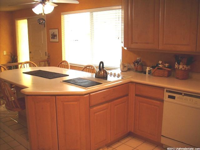 1984 S Claremont Dr, Bountiful, UT 84010 — photo 3