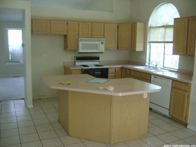 636 Orangewood Ln, Sandy, UT 84070 — photo 4