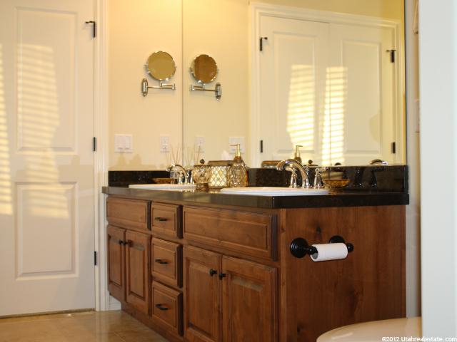 252 E Parrish Ln #E, Centerville, UT 84014 — photo 6