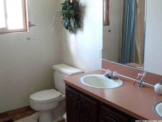 844 E 400 S, Kaysville, UT 84037 — photo 8