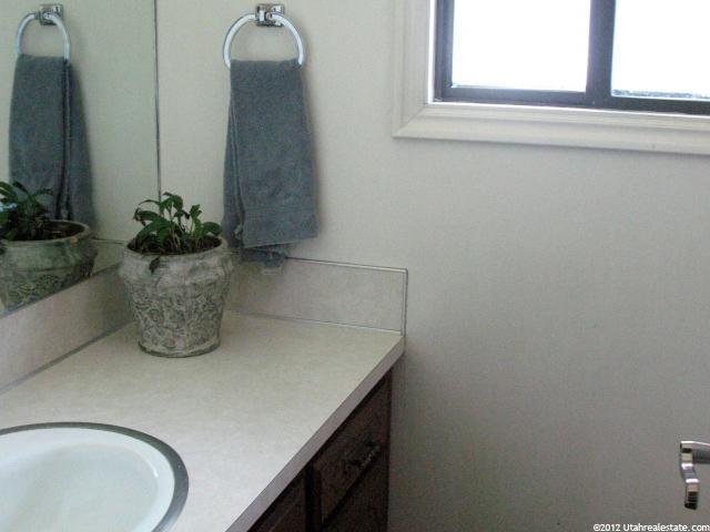844 E 400 S, Kaysville, UT 84037 — photo 9