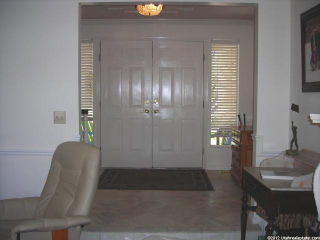 2473 E Easthills Cir, Sandy, UT 84093 — photo 3