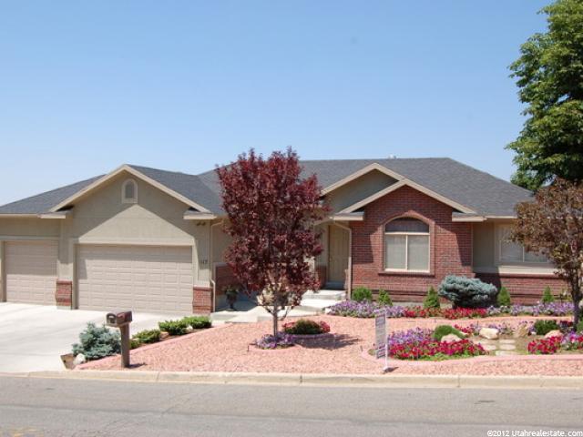 117 E Oakridge Dr, Bountiful, UT 84010 — photo 2