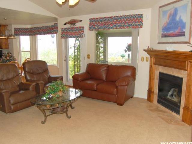 117 E Oakridge Dr, Bountiful, UT 84010 — photo 4