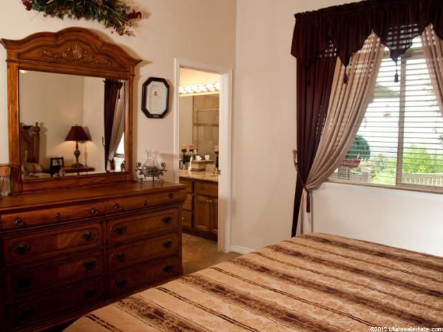 117 E Oakridge Dr, Bountiful, UT 84010 — photo 8