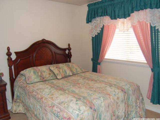 117 E Oakridge Dr, Bountiful, UT 84010 — photo 10