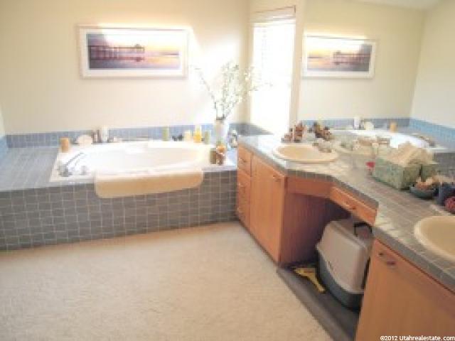 8136 S Old Coventry Cir E, Sandy, UT 84093 — photo 10