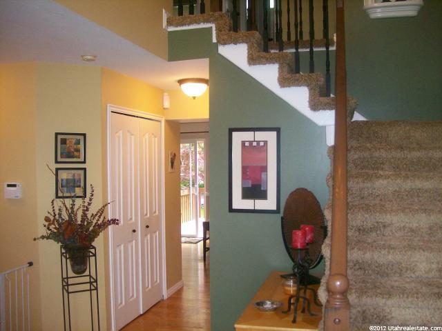 10053 S Rockview Cir E, Sandy, UT 84092 — photo 2