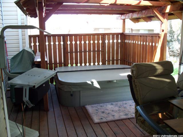 876 W 2150 N, Clinton, UT 84015 — photo 2