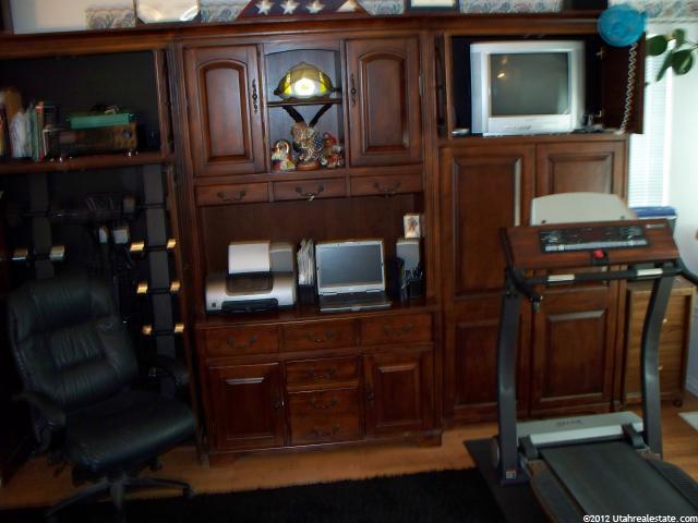 876 W 2150 N, Clinton, UT 84015 — photo 8