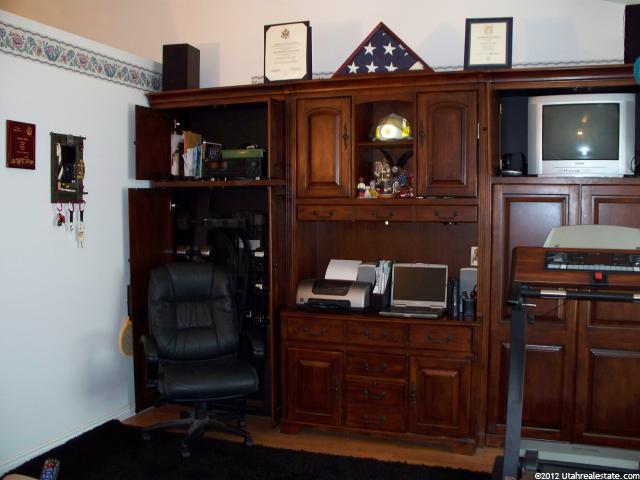 876 W 2150 N, Clinton, UT 84015 — photo 9