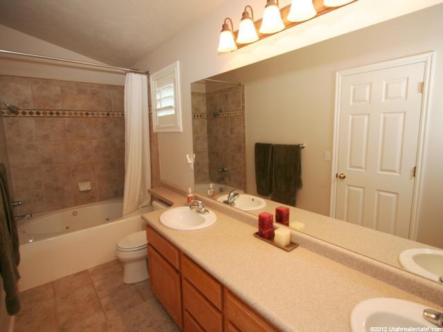 4318 S 2300 E, Holladay, UT 84124 — photo 9