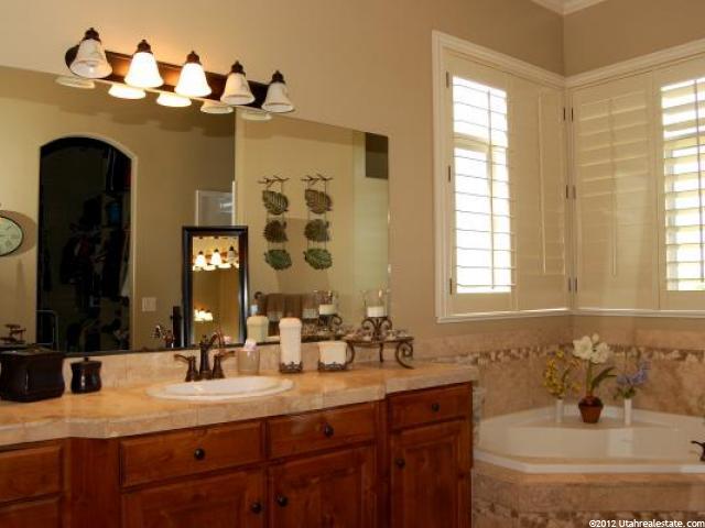 5330 S Skyline Dr. E, Ogden, UT 84403 — photo 7