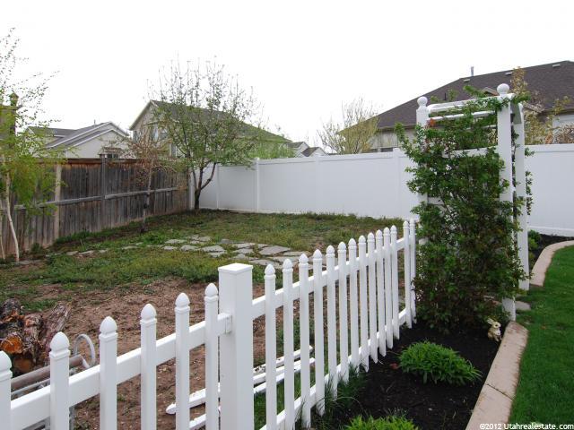 83 W 2350 N, Layton, UT 84041 — photo 4