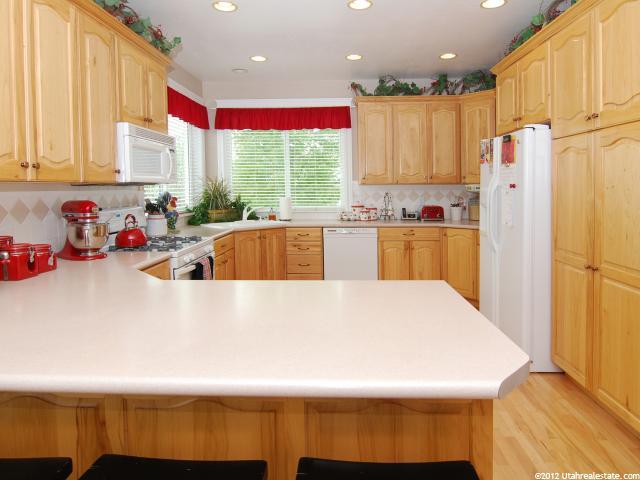 83 W 2350 N, Layton, UT 84041 — photo 7