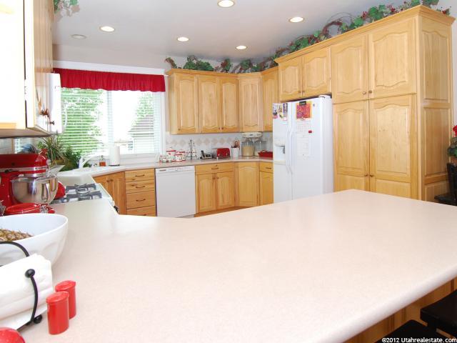 83 W 2350 N, Layton, UT 84041 — photo 8