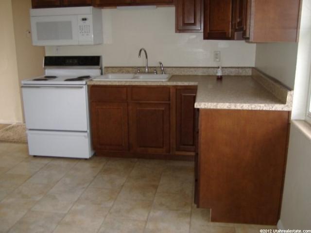 363 N Ann, Clearfield, UT 84015 — photo 4