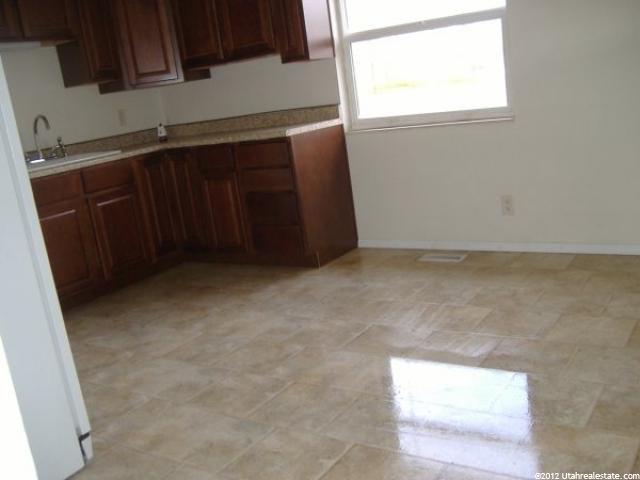 363 N Ann, Clearfield, UT 84015 — photo 6