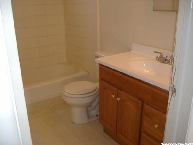 363 N Ann, Clearfield, UT 84015 — photo 7