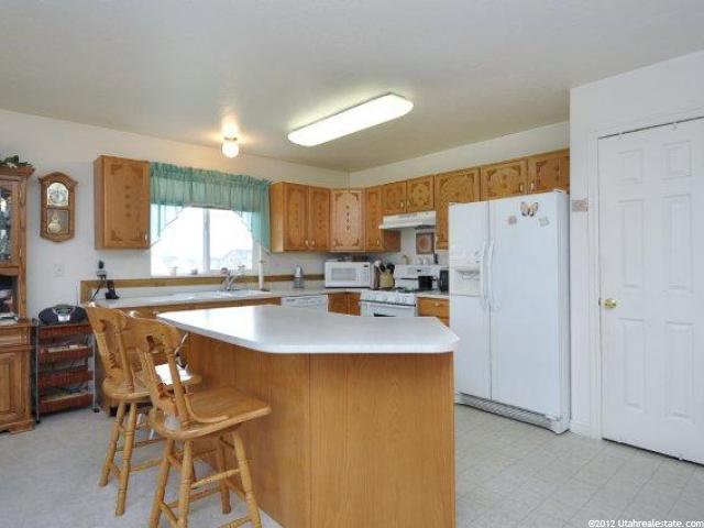 2214 N 2800 W, Clinton, UT 84015 — photo 6