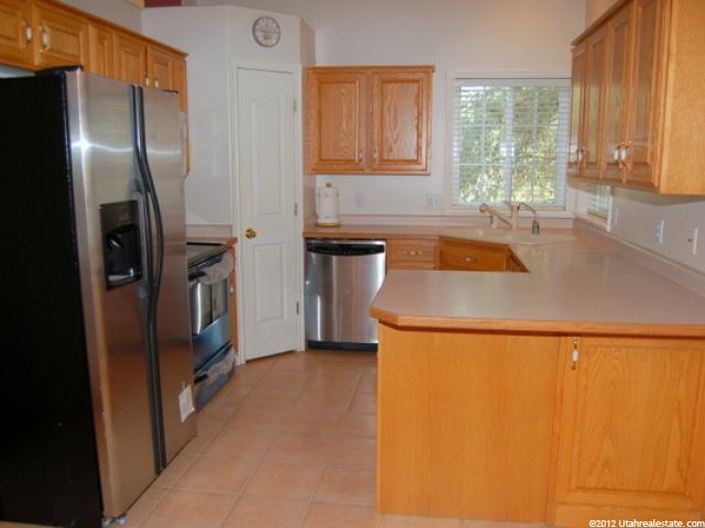 879 E Eaglewood Dr, North Salt Lake, UT 84054 — photo 4