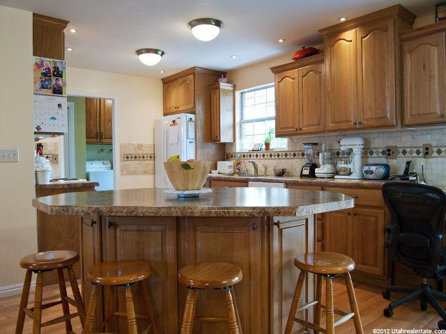 823 E Chelsea Dr, Bountiful, UT 84010 — photo 3