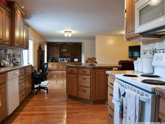 823 E Chelsea Dr, Bountiful, UT 84010 — photo 5