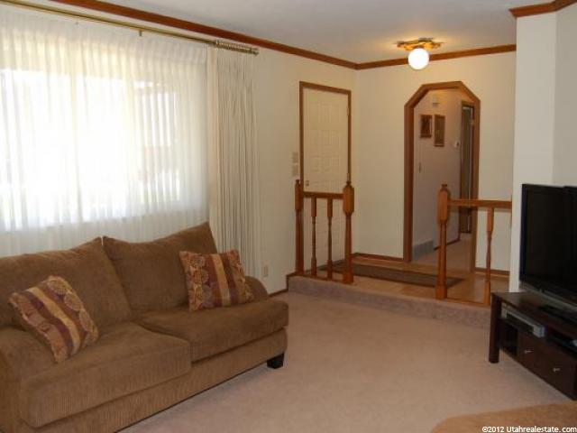 947 N 1550 E, Layton, UT 84040 — photo 2