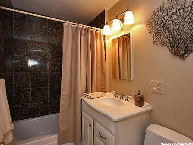 6325 S Cobblecrest Rd E, Holladay, UT 84121 — photo 8